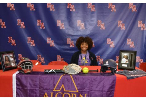 Alonah Felton signed with Alcon State University on Dec. 3. 