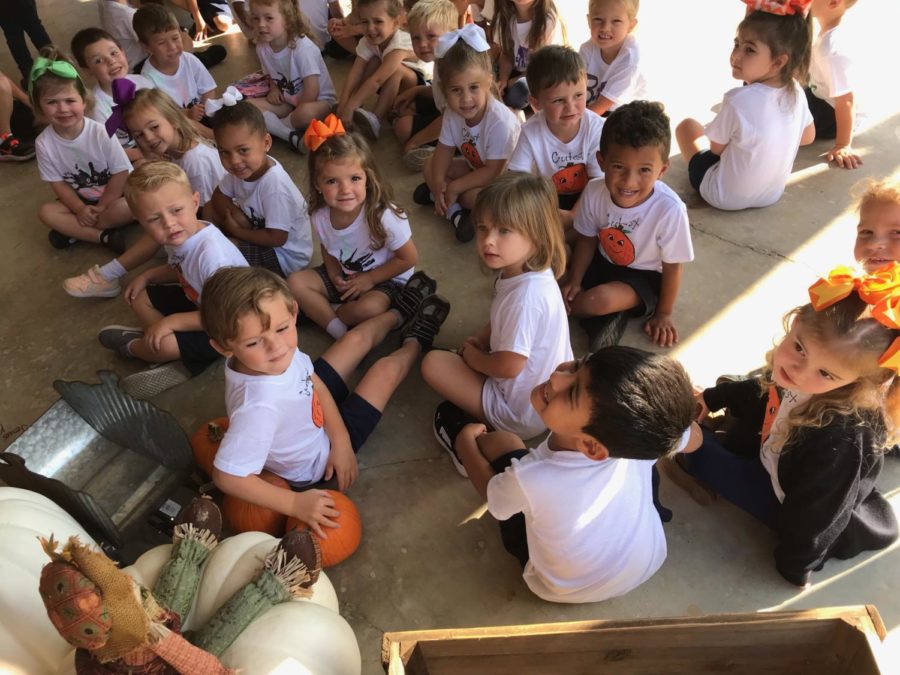 The Pre-K students went on a field trip to the pumpkin patch. 