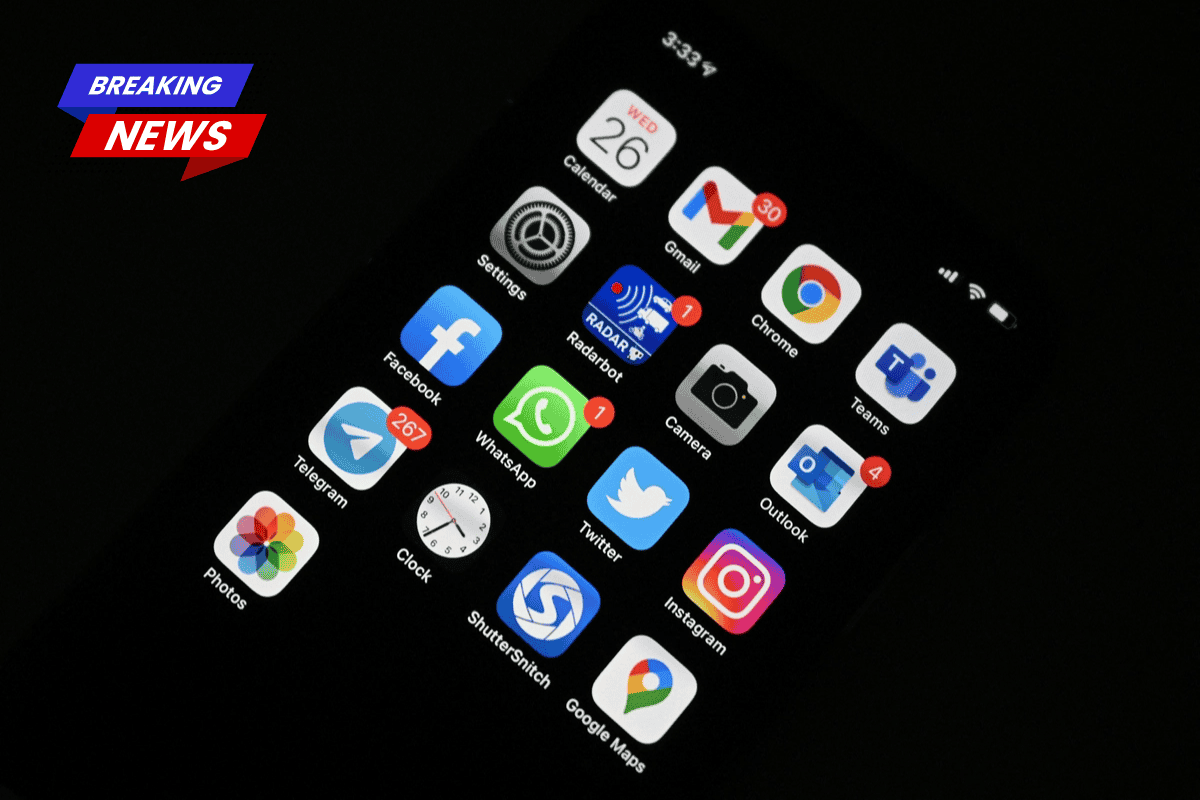 Cyber actors linked to Russia are targeting users of messaging apps, according to the FBI