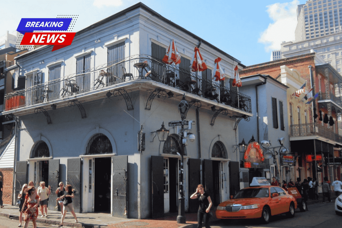 The Bar Where a Future leader Sat Down With a Pirate