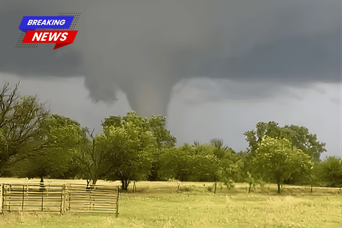Oklahoma tornado destroys homes, forcing the Air Force base to close