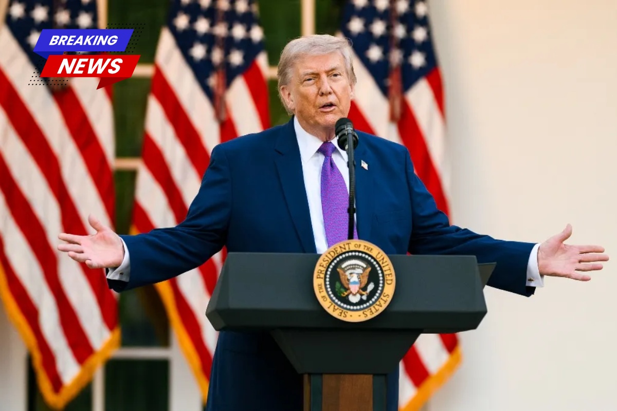Trump is reportedly forcing every government phone to install an app that greets federal employees with the phrase 'Greatest President Ever!'